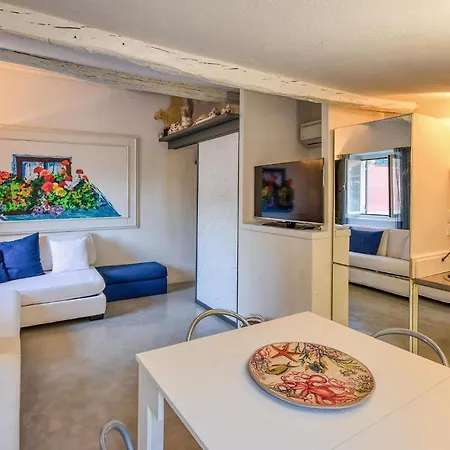 Apartment 1 Bedroom Stunning In