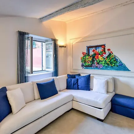 1 Bedroom Stunning In